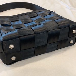 Harvey’s Messenger bag black seatbelt medium